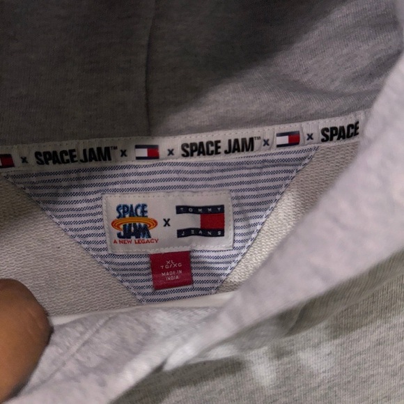 Tommy Hilfiger x Bugs Bunny - Picture 2 of 4